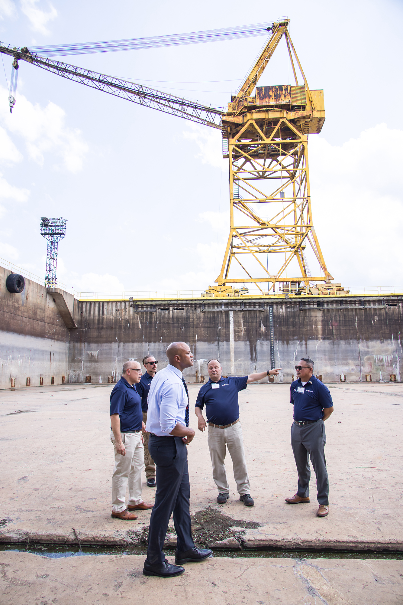 Jeff Grybowski, CEO of US Wind Inc., and Team together with Governor [Wes] Moore, touring the Sparrows Point site (Foto: US Wind)