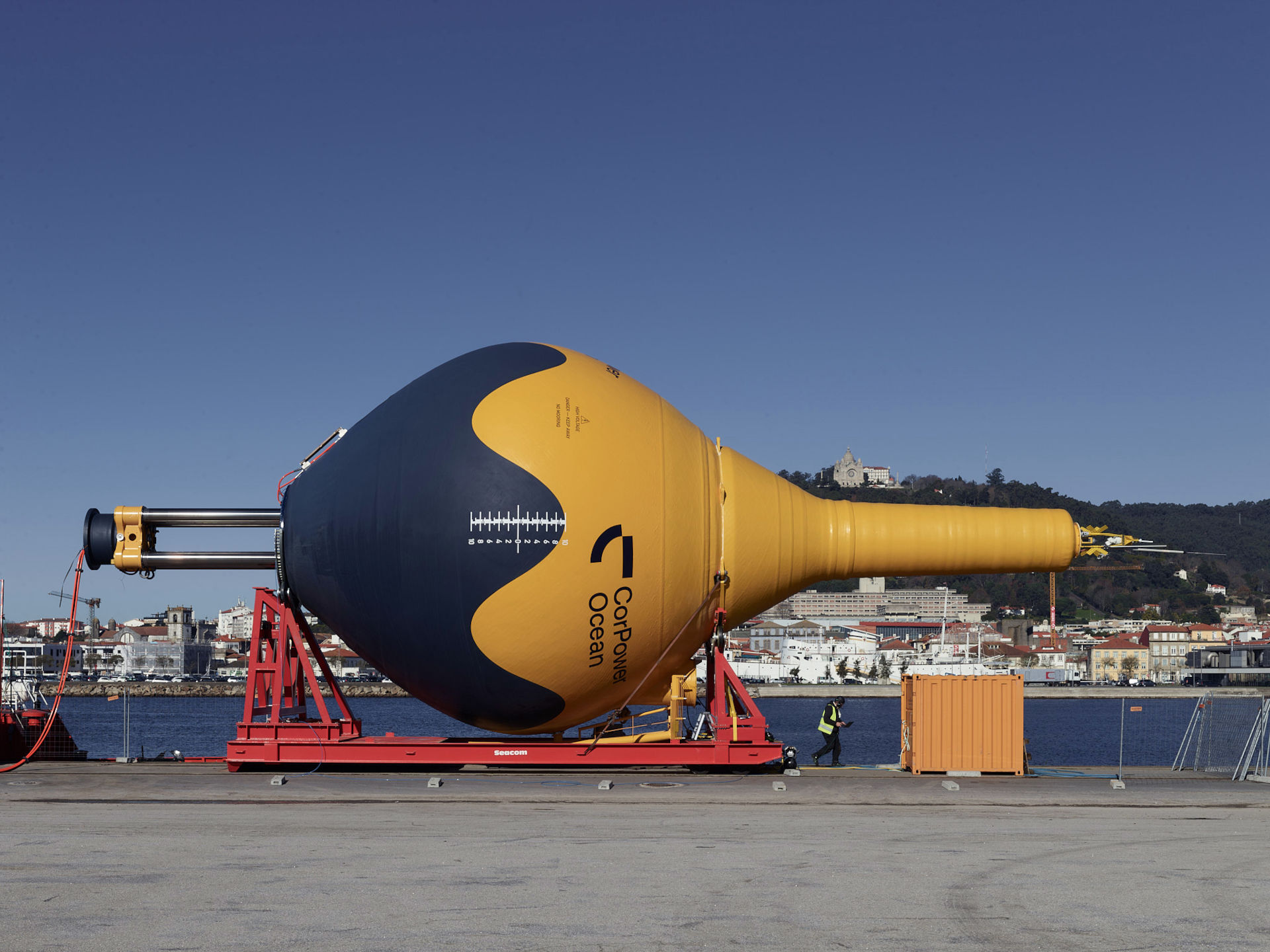READY AND ABLE: C4 wave power prototype quayside in Portugal ahead of tow-out to testing site (FOTO: CorPower Ocean)