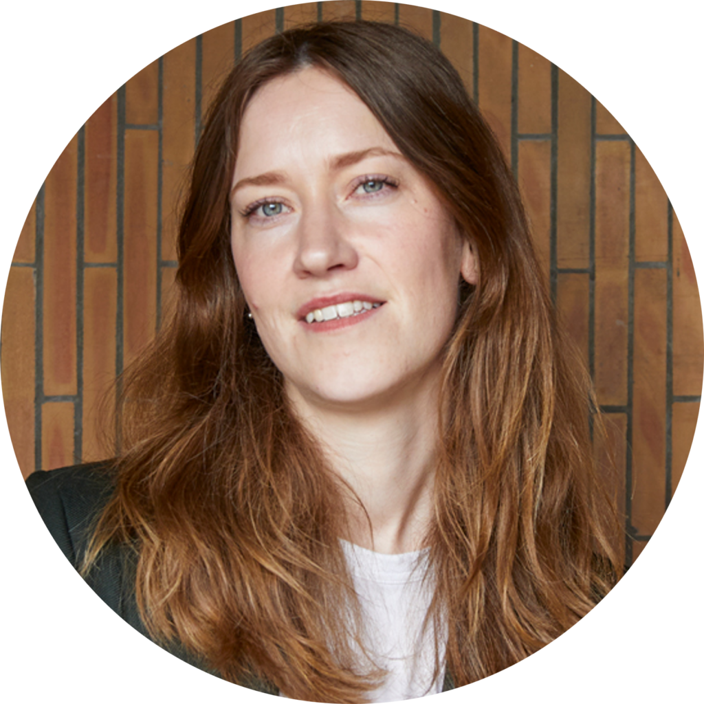 Headshot Victoria Toft round